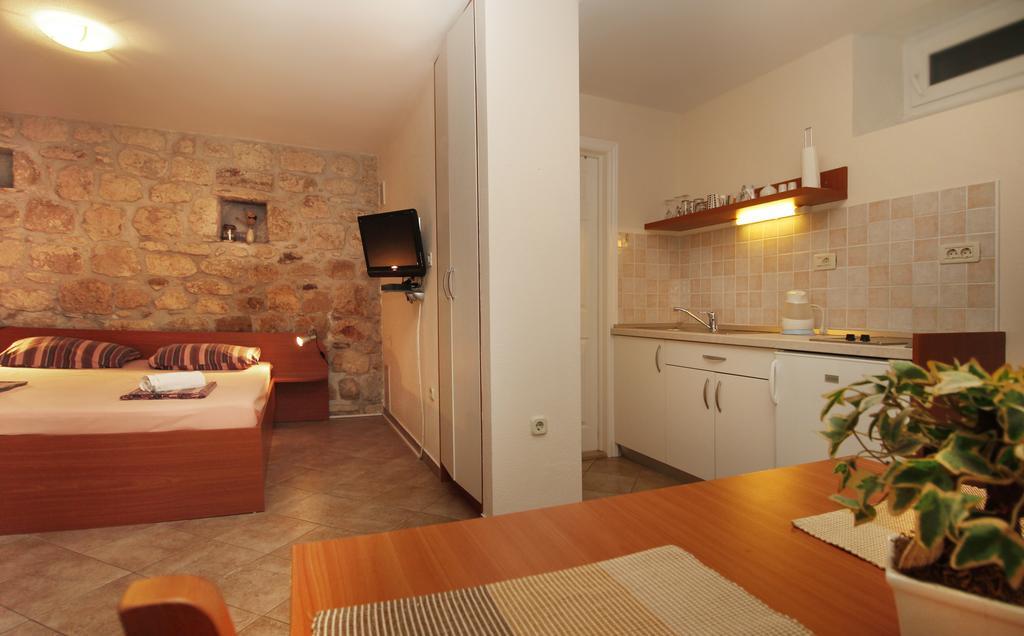 Apartments Caralipeo Makarska Oda fotoğraf